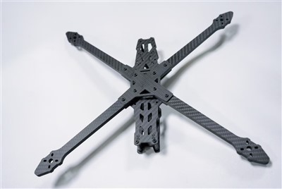 Dongguan Juli Composite Technology Co., Ltd. for at fremvise på 2025 Dubai International Low Heal...